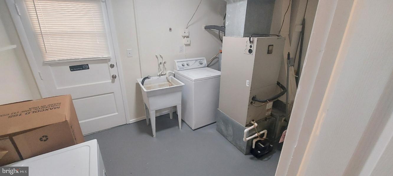 BRINKLEY MANOR - Residential Lease