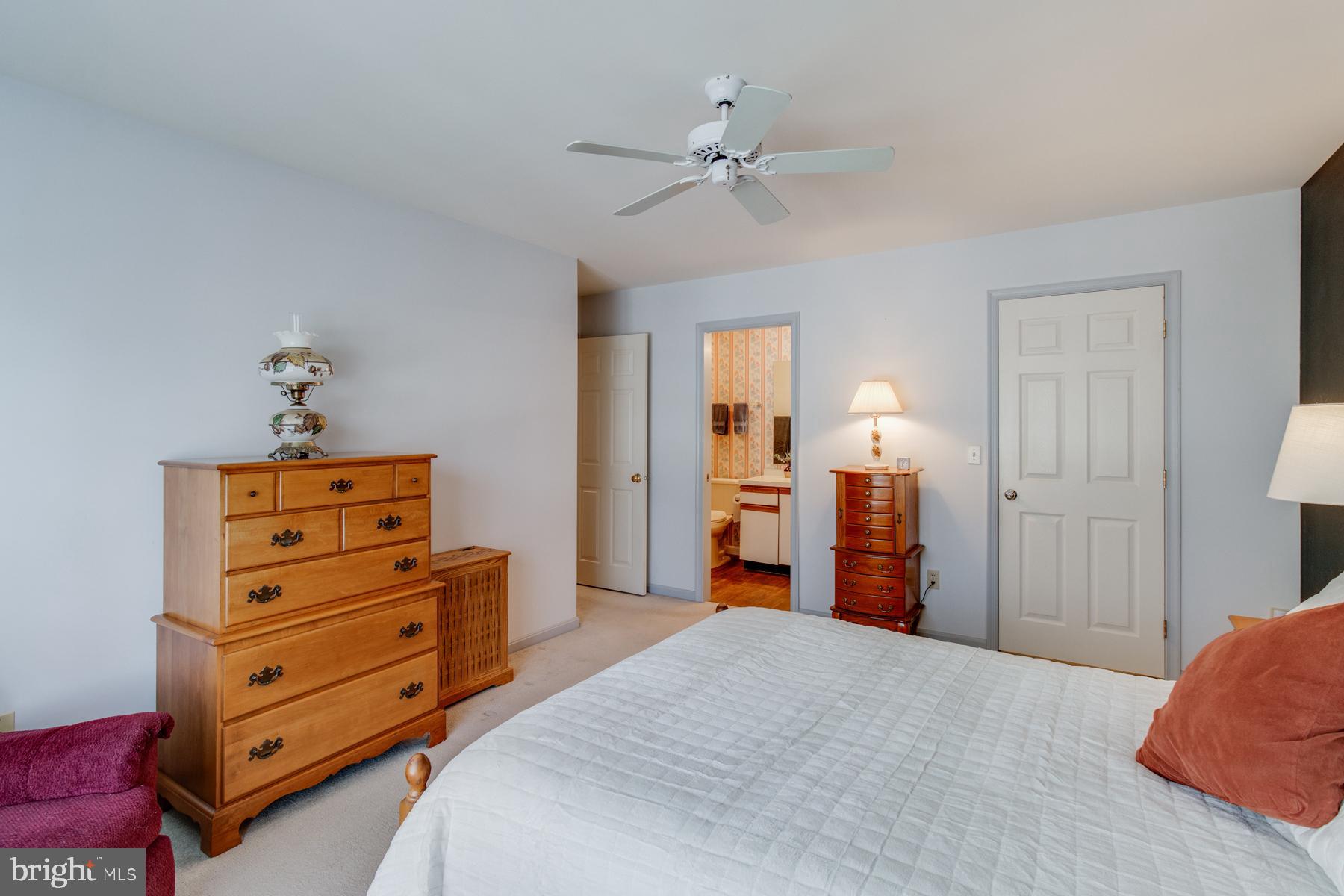 COUNTRY PLACE - Residential