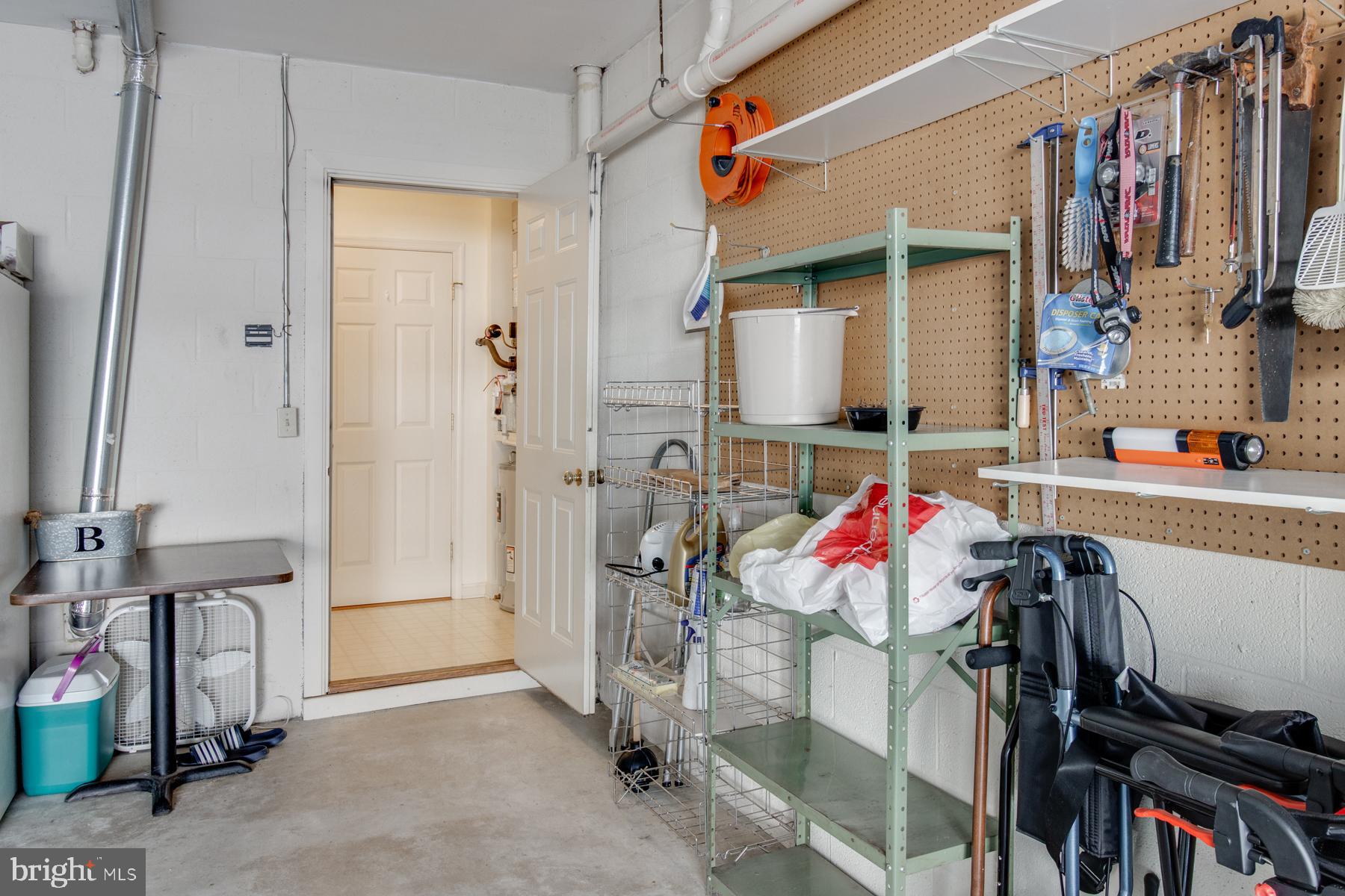 COUNTRY PLACE - Residential