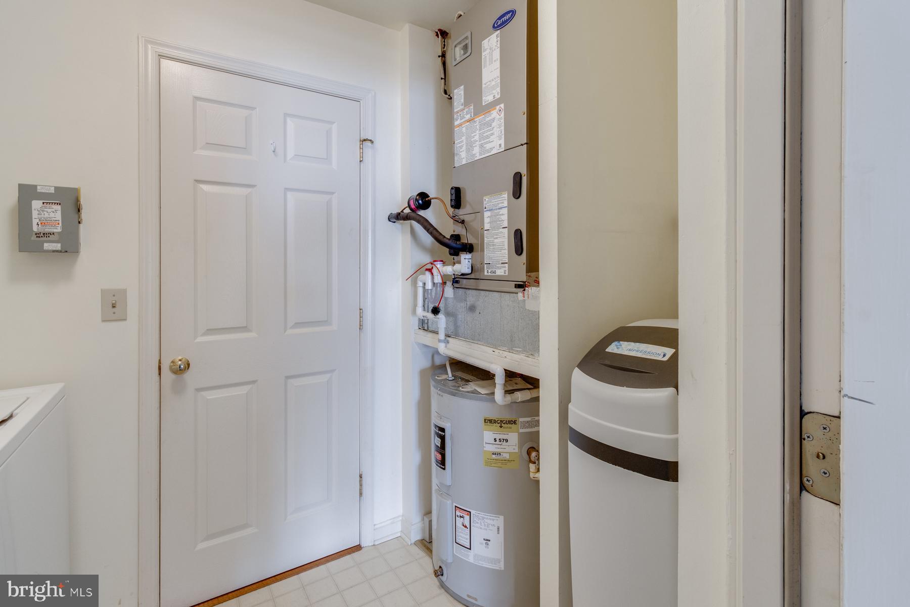 COUNTRY PLACE - Residential