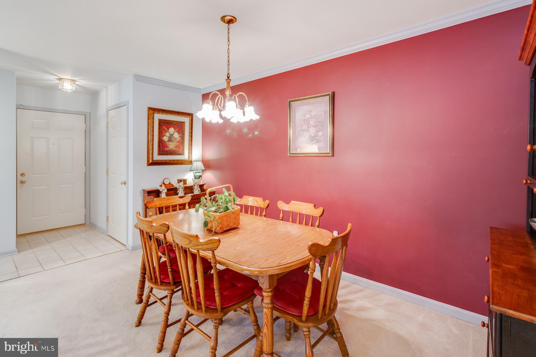 COUNTRY PLACE - Residential