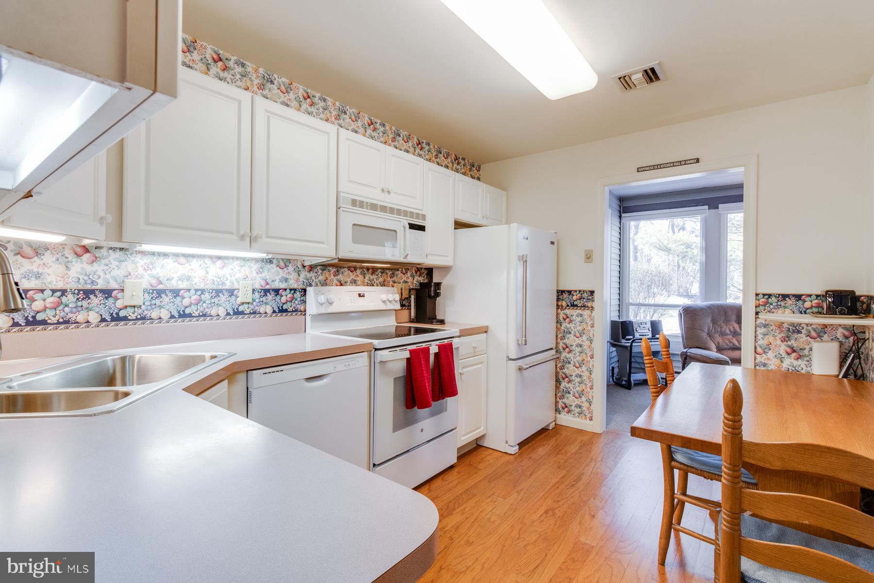 1006 COUNTRY PLACE DRIVE