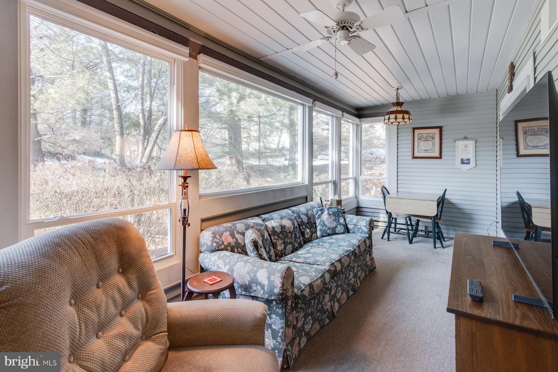 COUNTRY PLACE - Residential