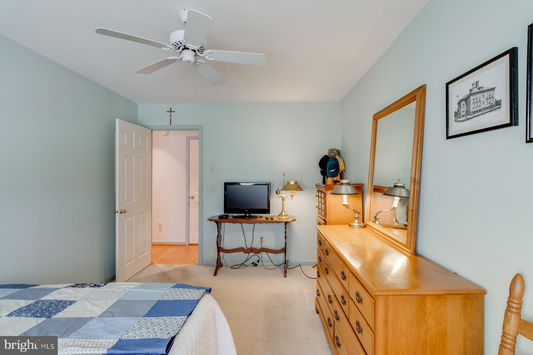 COUNTRY PLACE - Residential