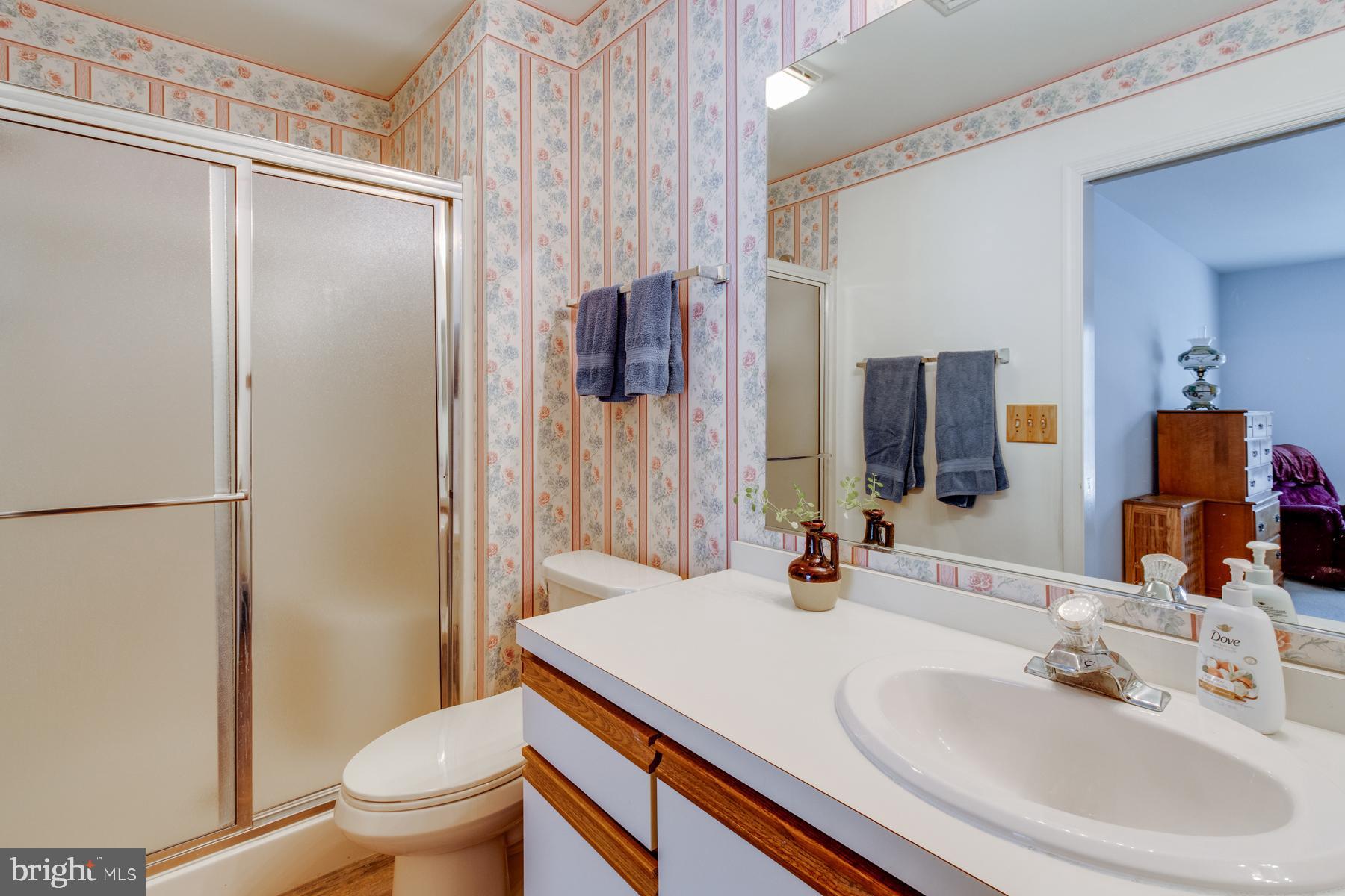 COUNTRY PLACE - Residential