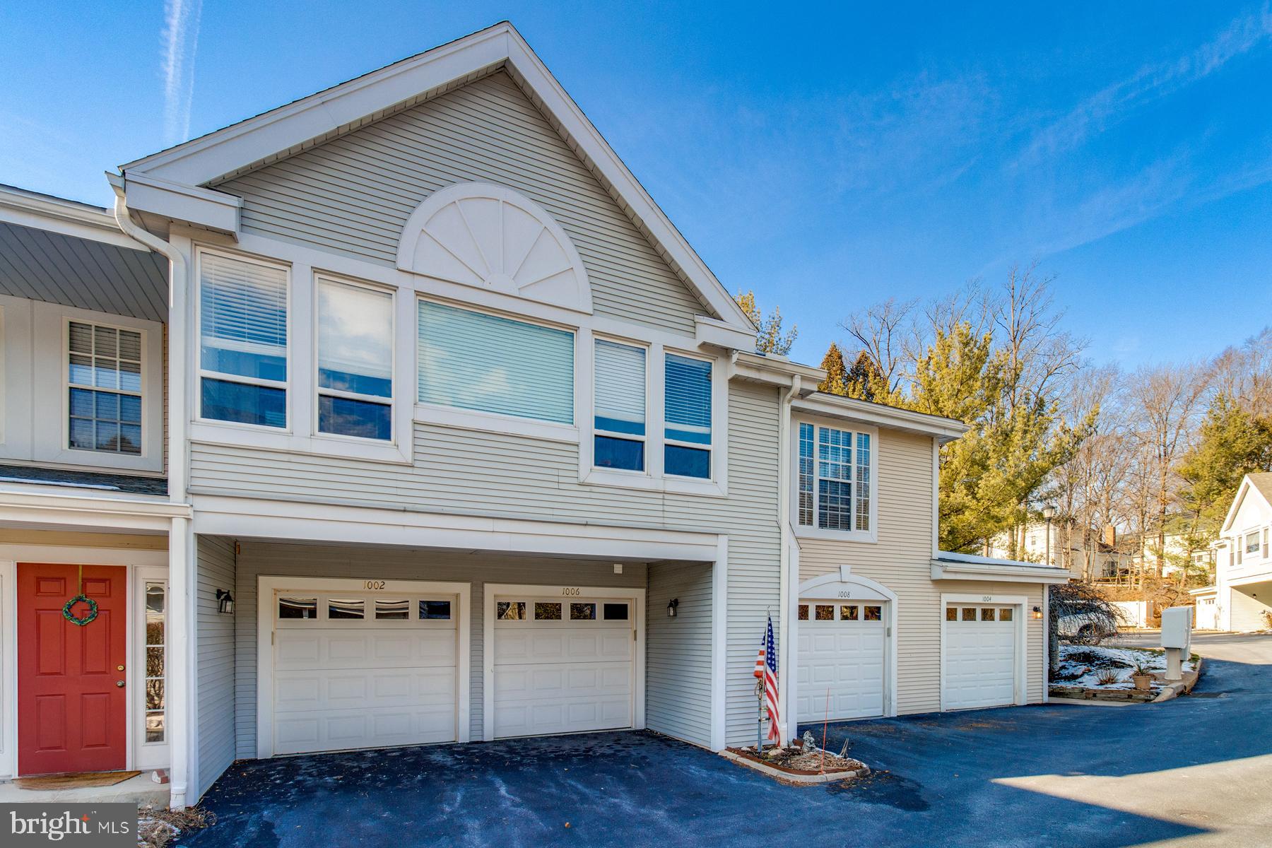 COUNTRY PLACE - Residential