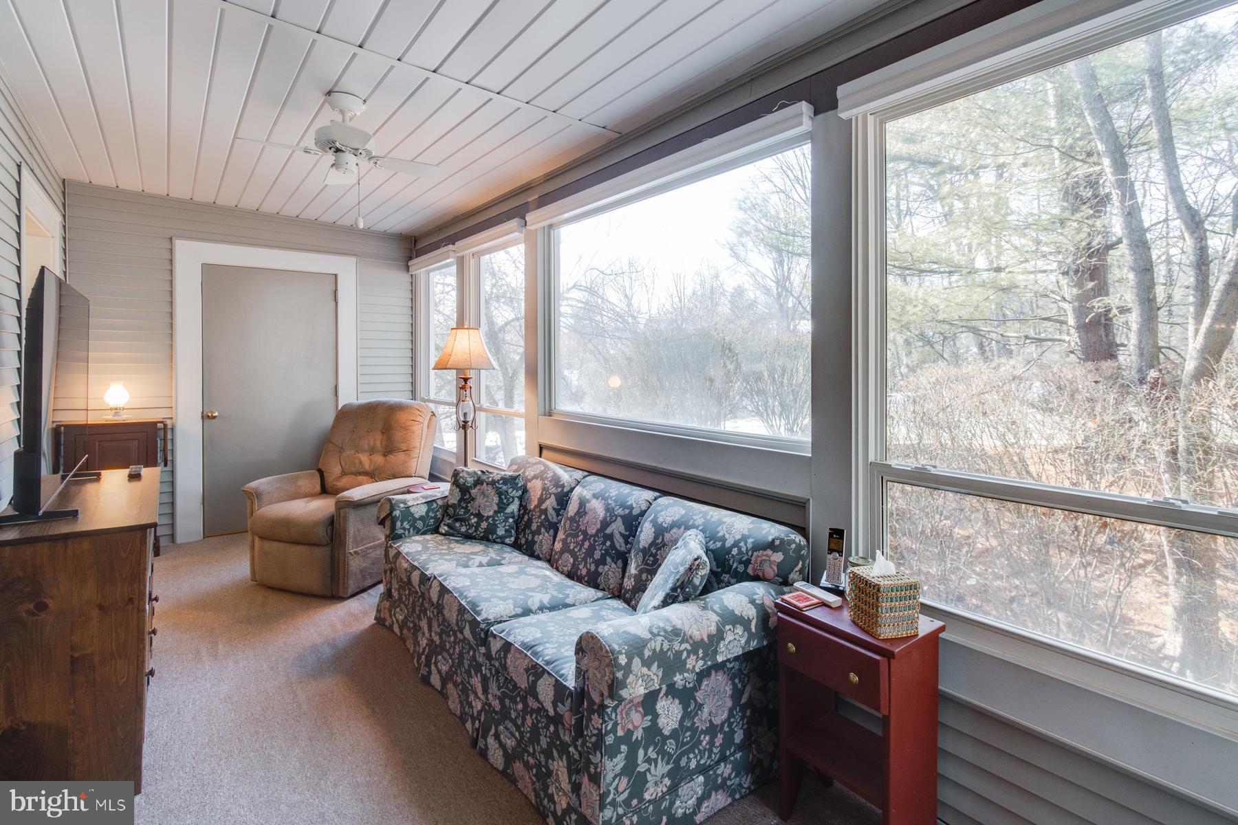 COUNTRY PLACE - Residential