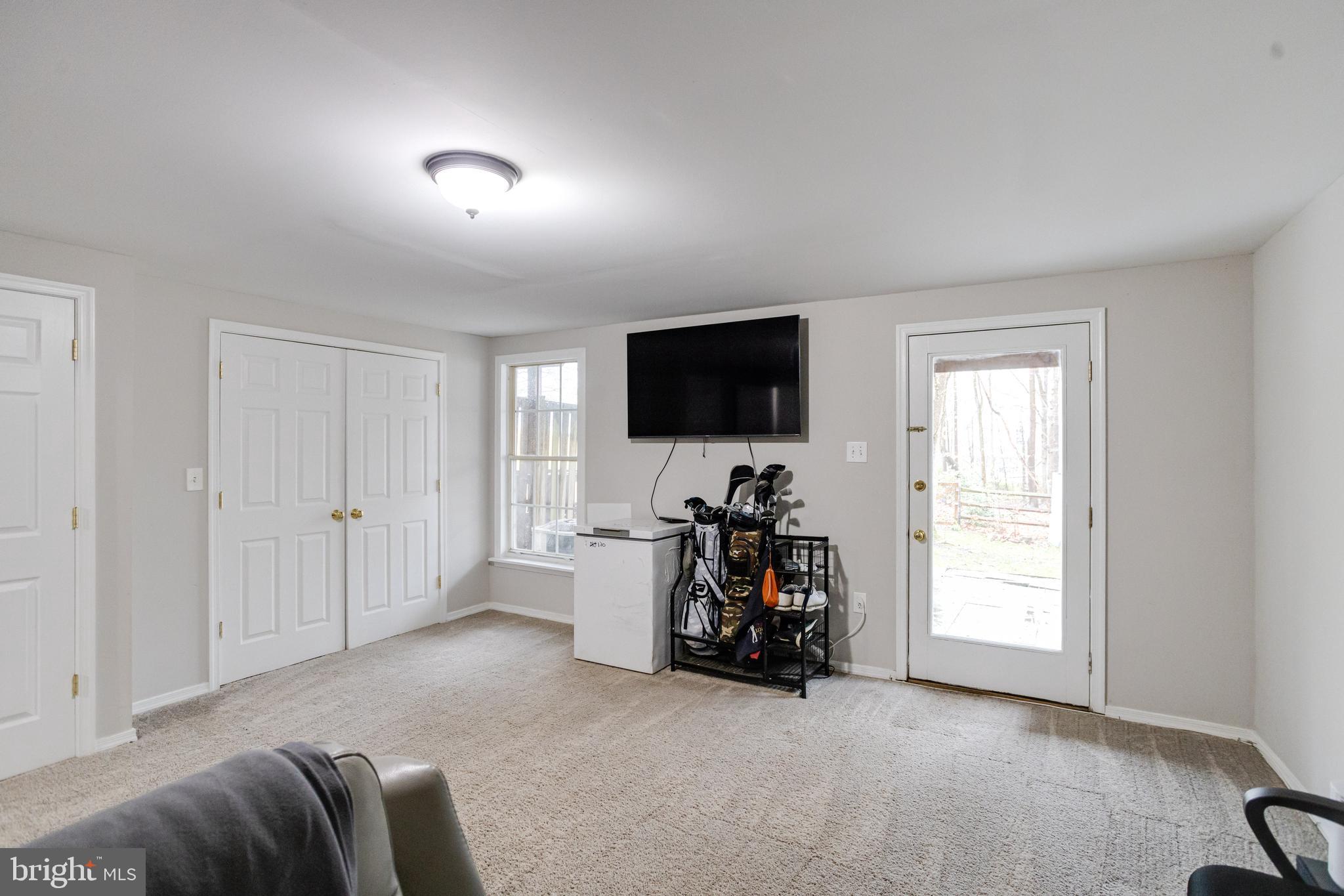 RIVERSIDE - Residential