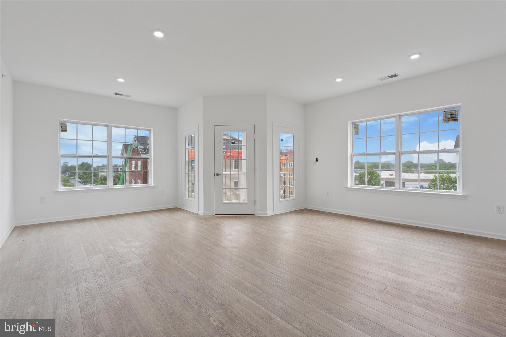 RADCLIFFE COURT - Residential