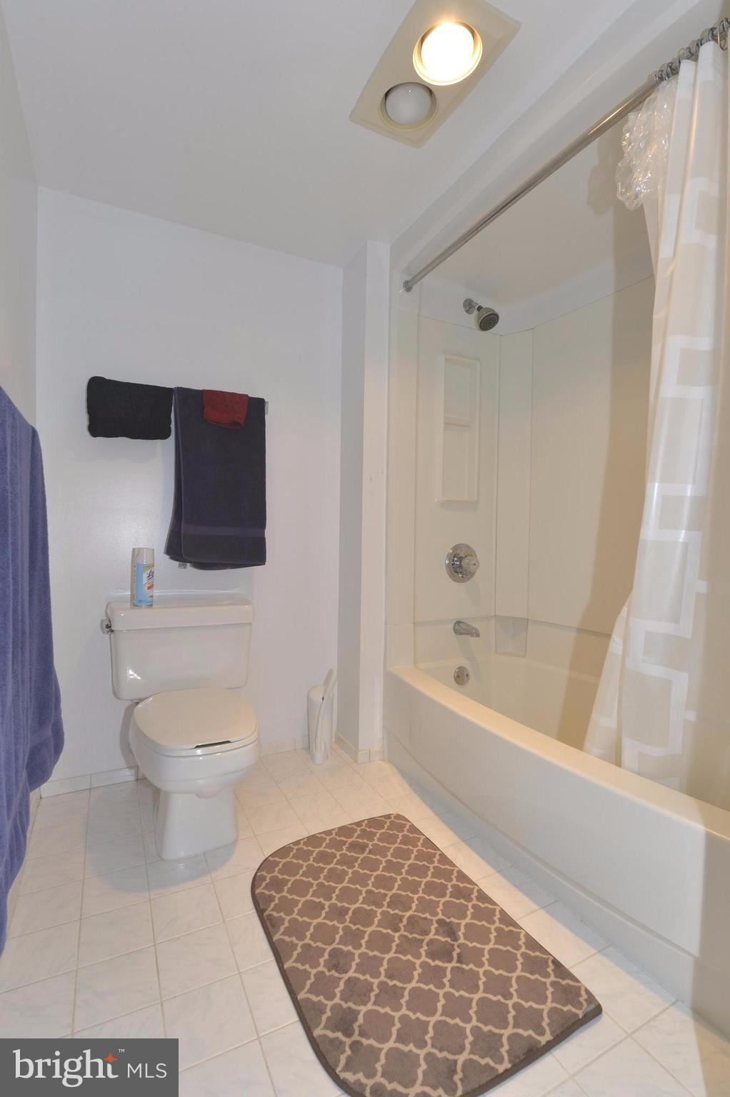 CARLYLE TOWERS - Residential Lease