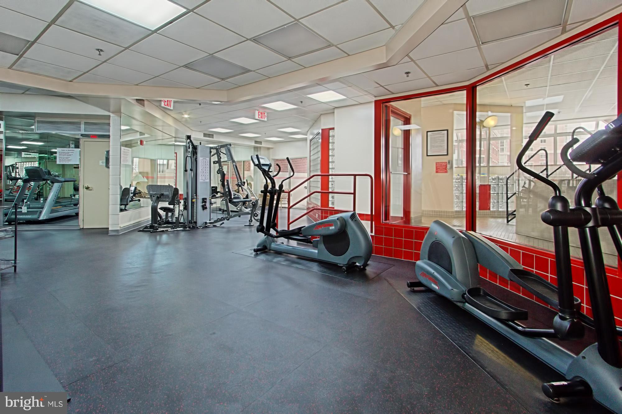 CARLYLE TOWERS - Residential Lease