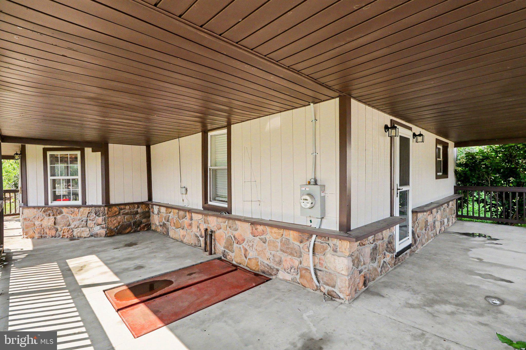 1624 URBAN ROAD