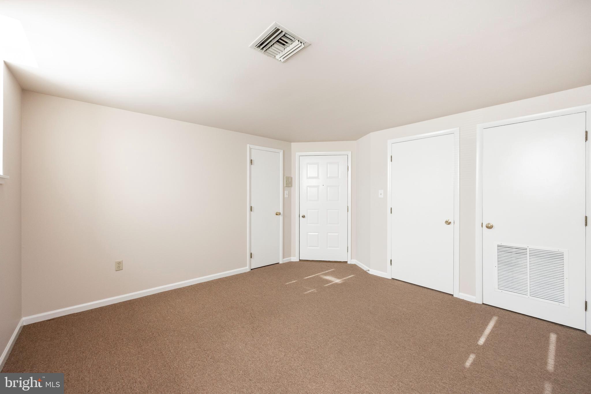 THE MEADOWS - Residential Lease