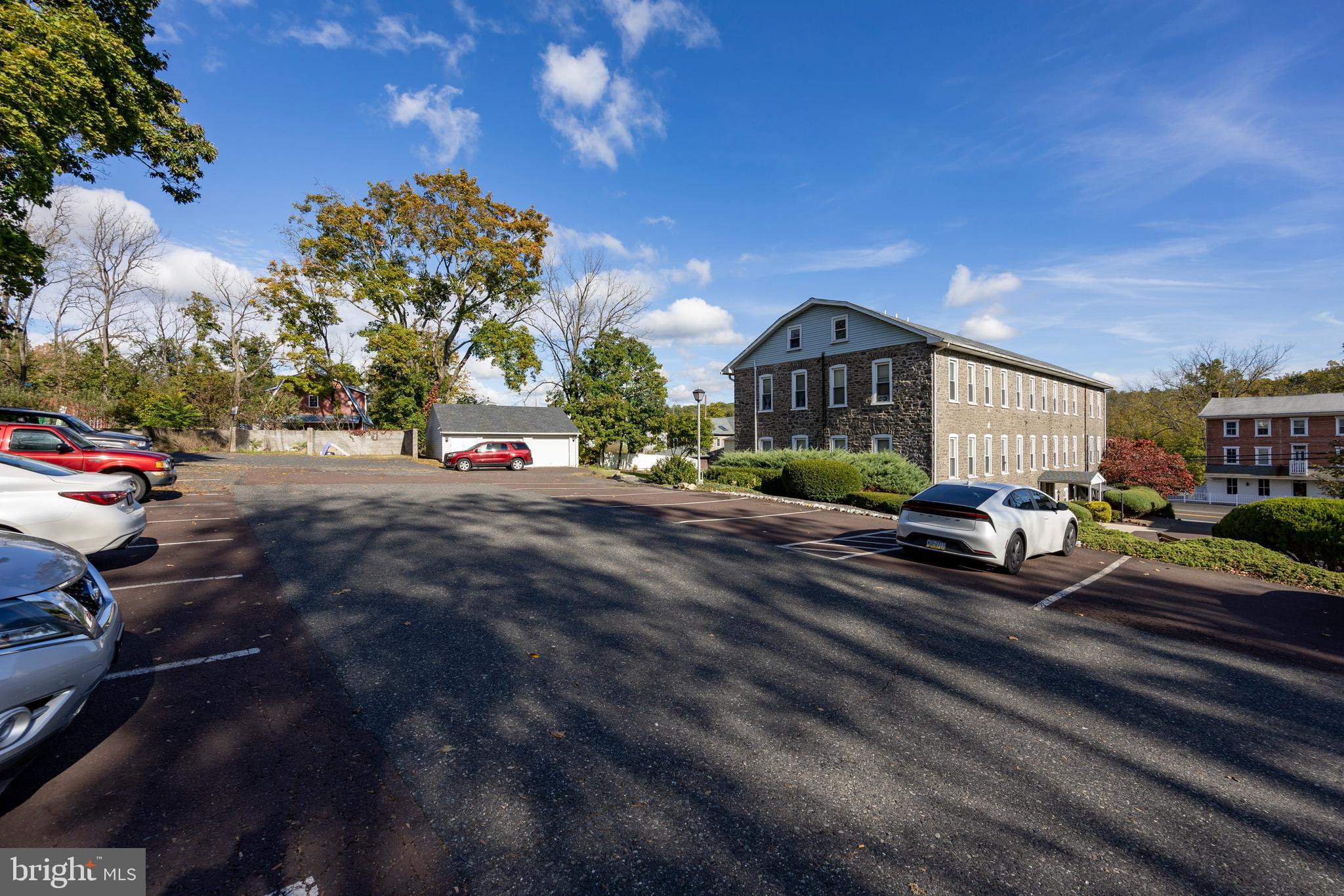 THE MEADOWS - Residential Lease