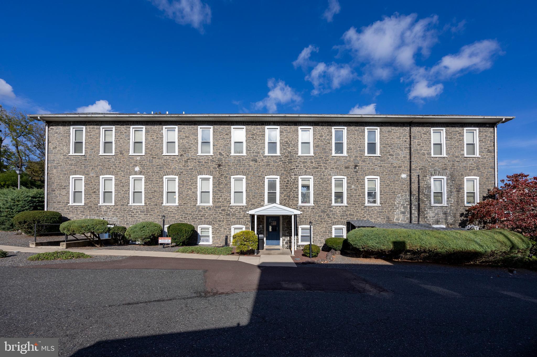 THE MEADOWS - Residential Lease