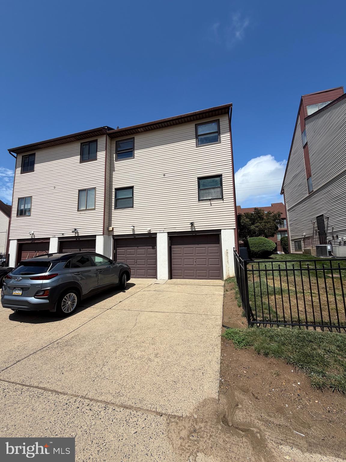 9525 JAMES STREET 00 2B