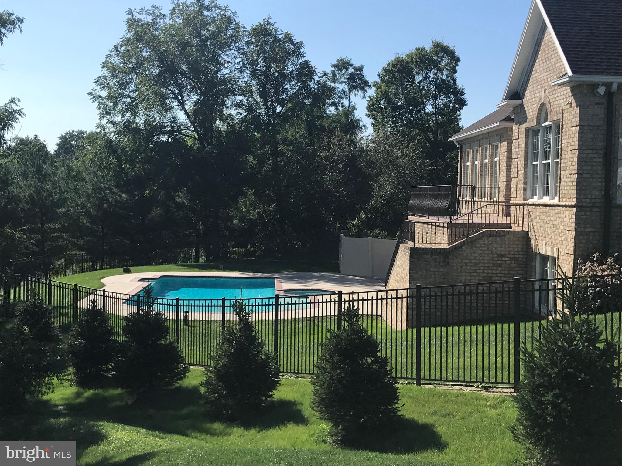 WILSHIRE ESTATES - Residential