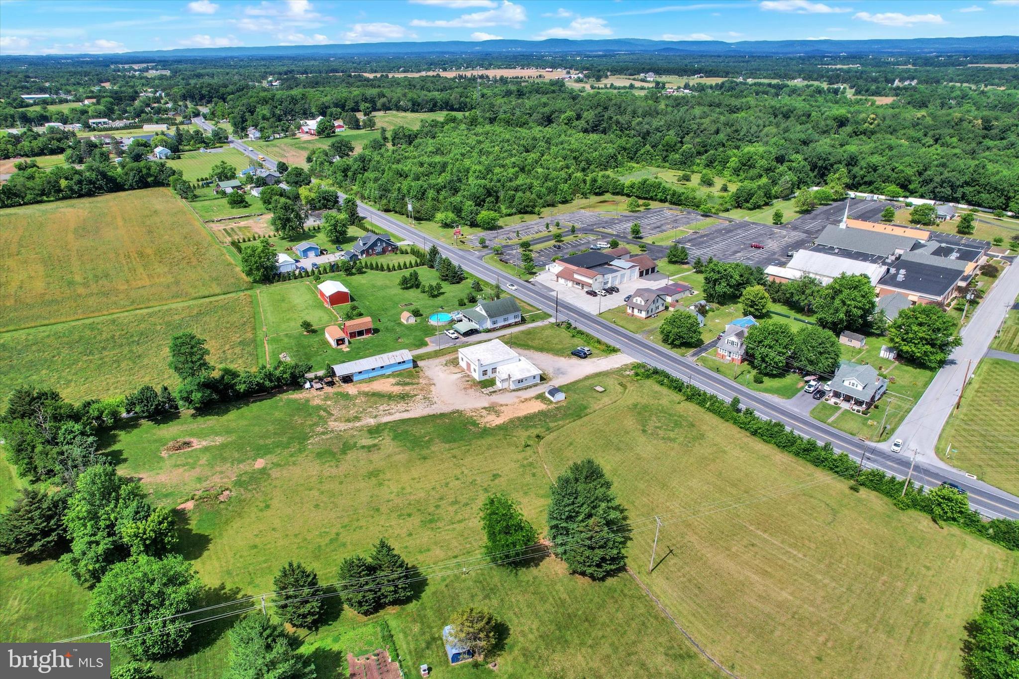 1090 FREDERICK PIKE