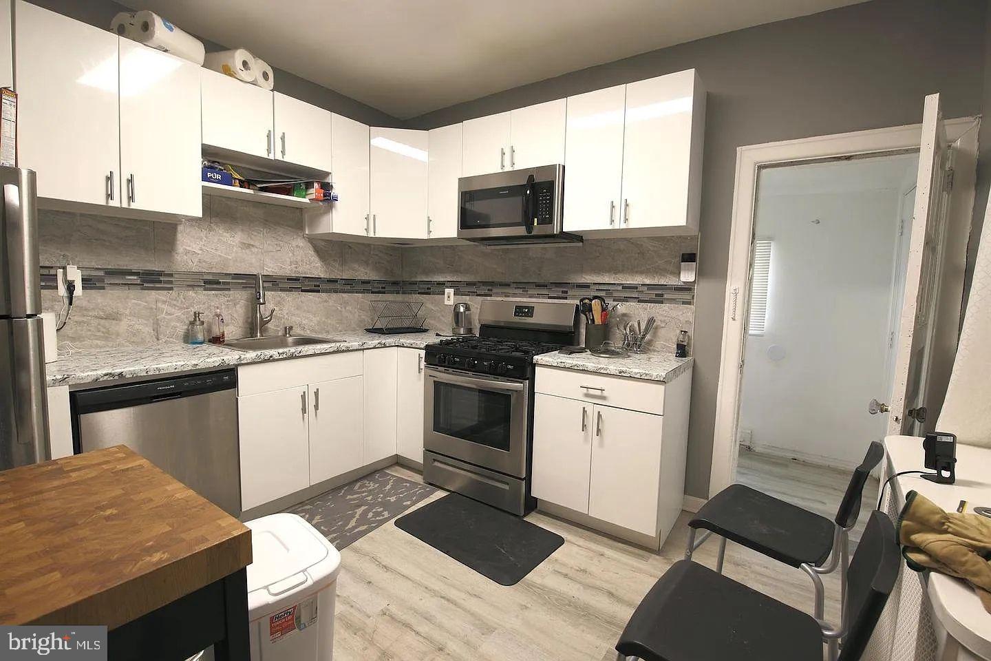 PENZEL - Residential Lease