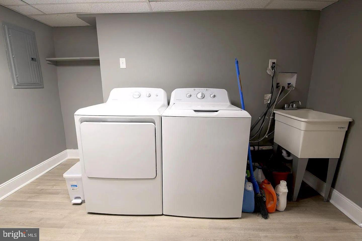 PENZEL - Residential Lease