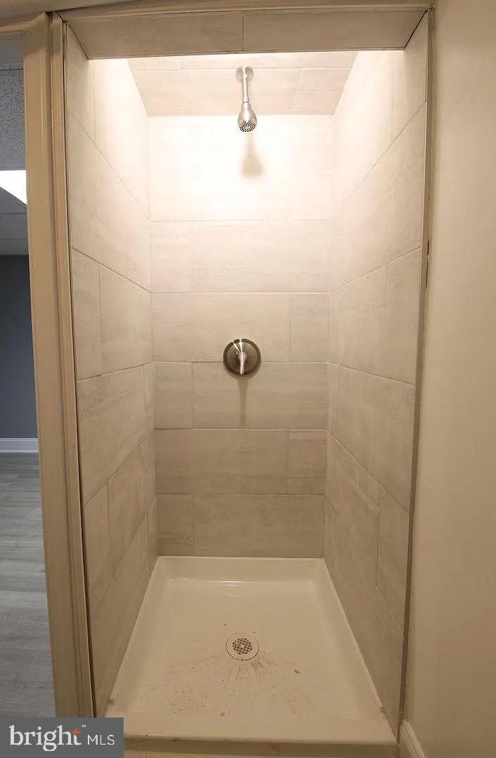 PENZEL - Residential Lease