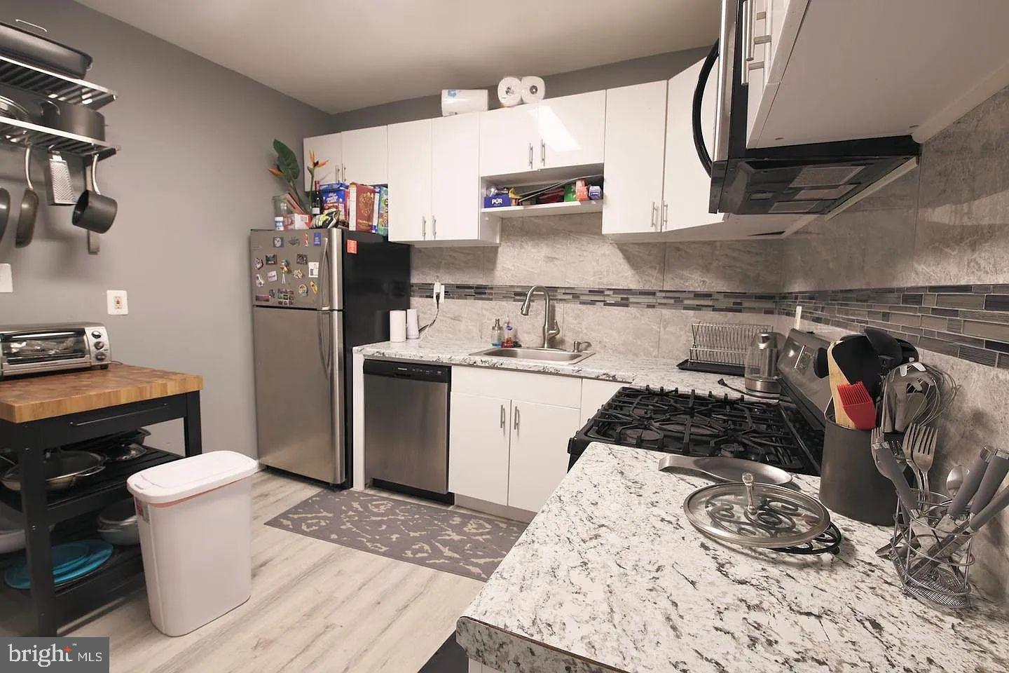 PENZEL - Residential Lease