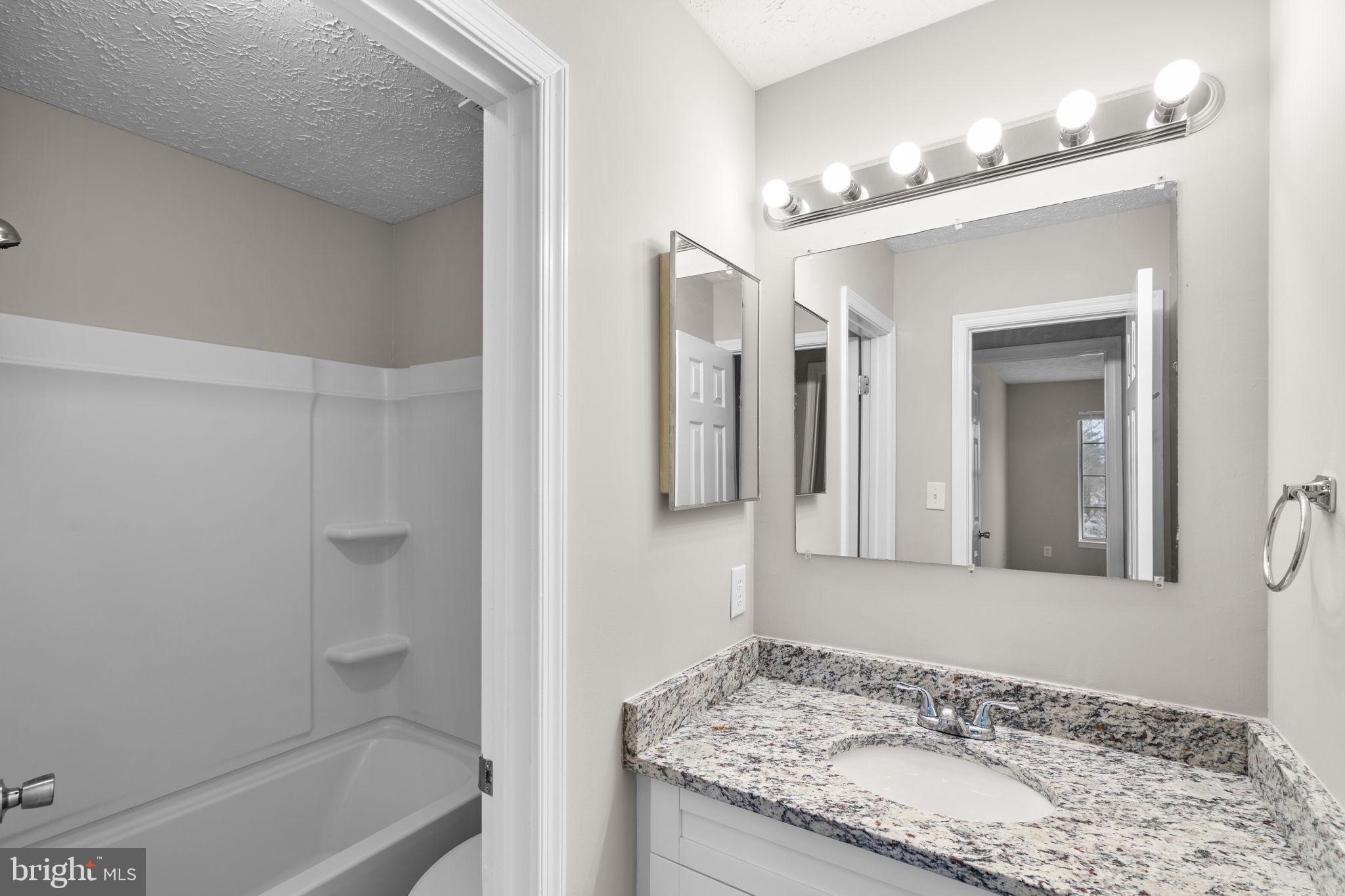 HAMPSHIRE - Residential