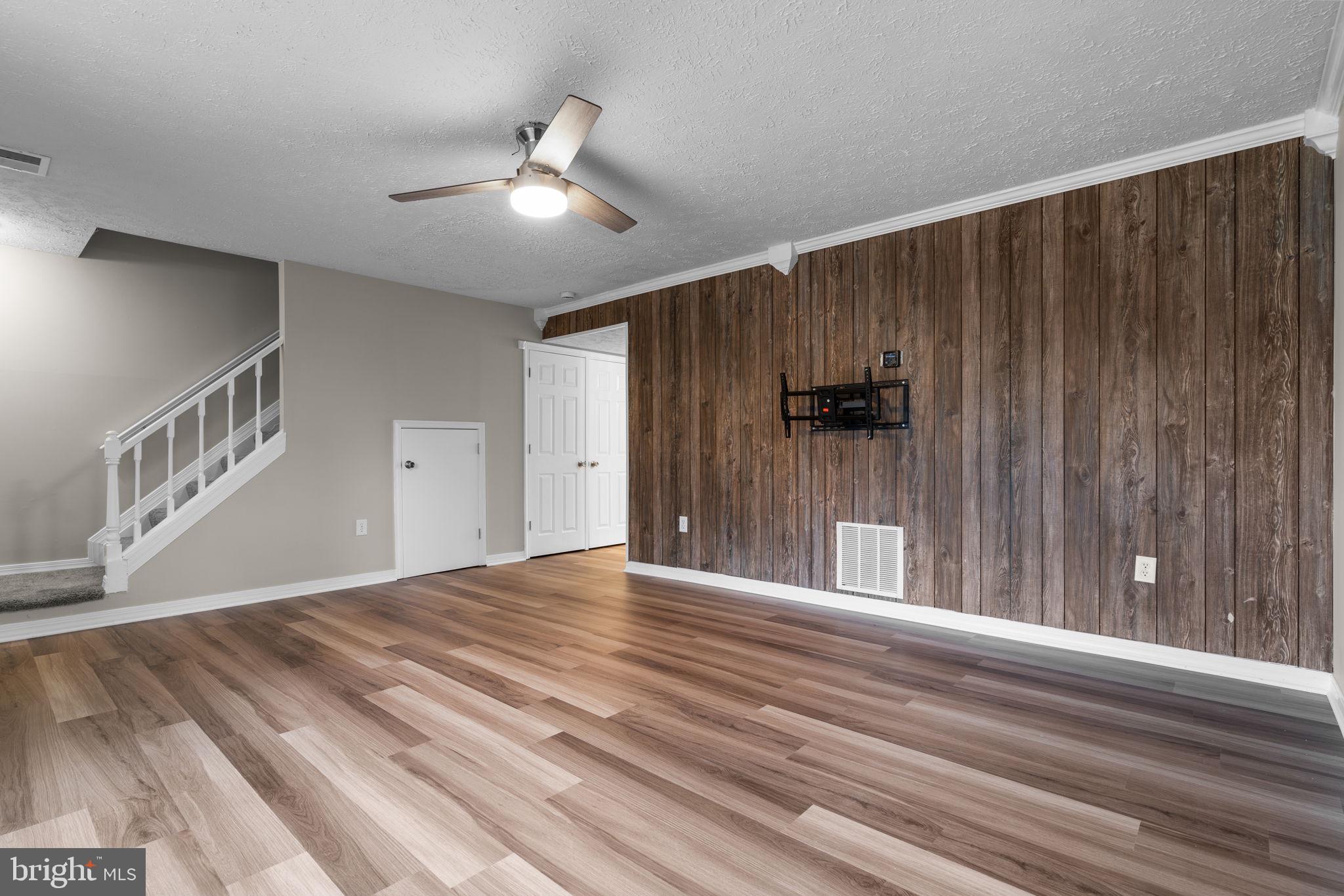 HAMPSHIRE - Residential