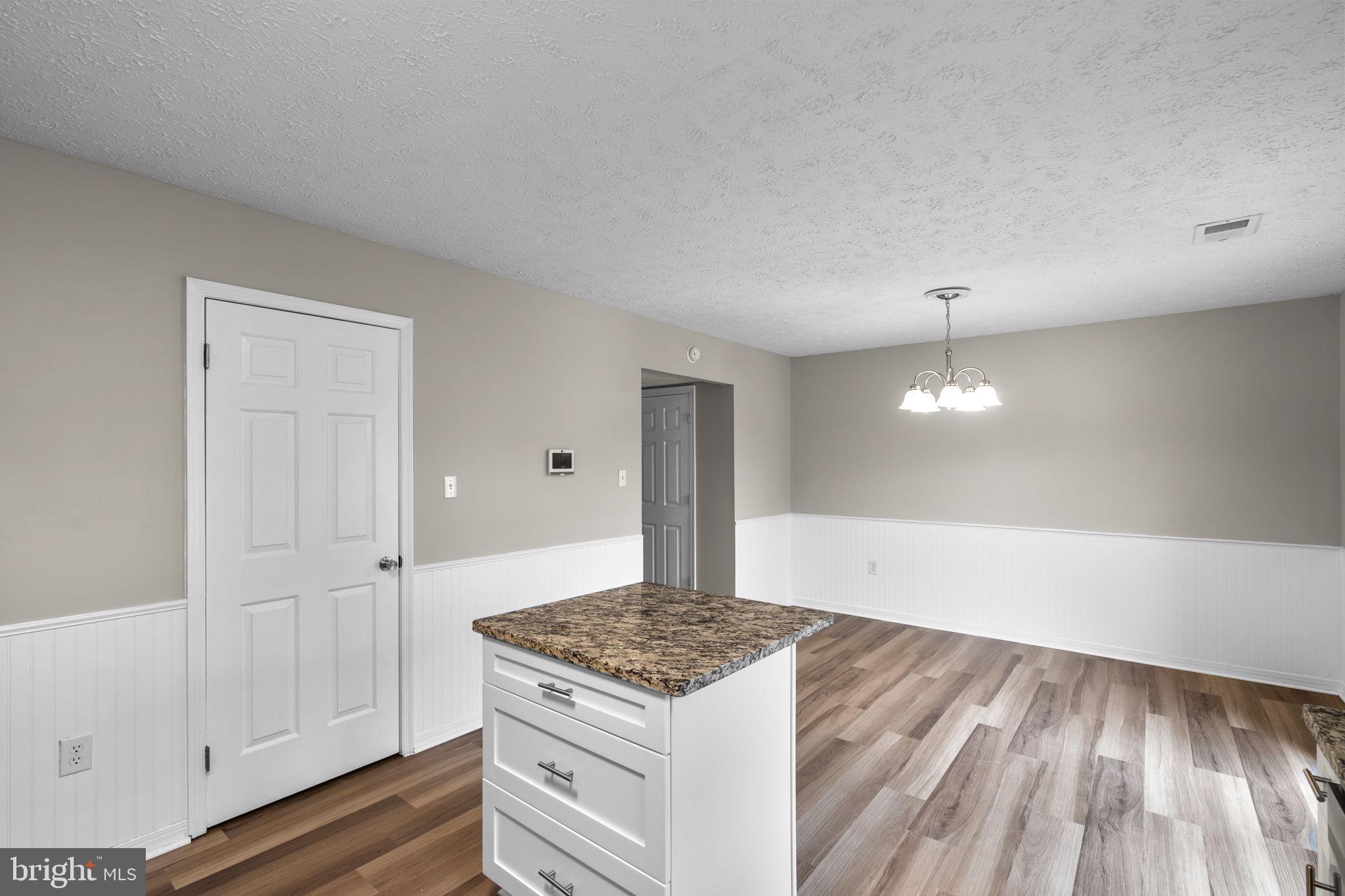 HAMPSHIRE - Residential