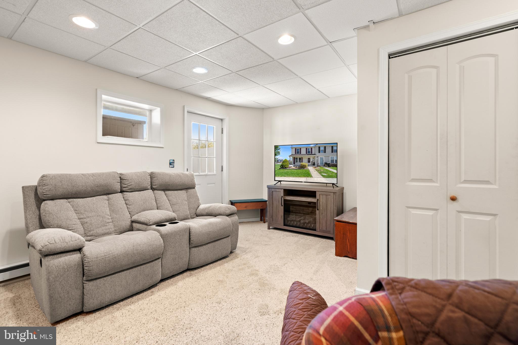 ROLLING MEADOWS - Residential