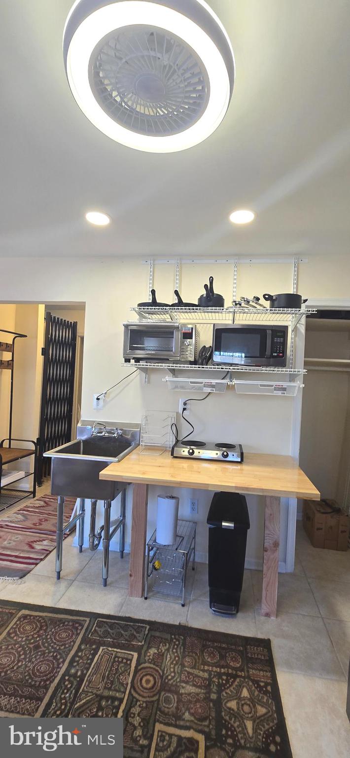 GREENWICH - Residential Lease