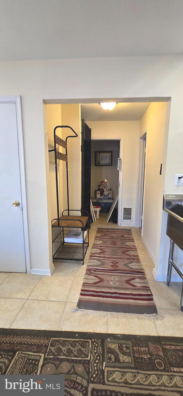 GREENWICH - Residential Lease