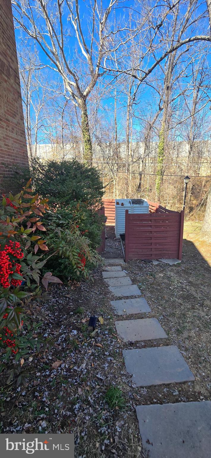 GREENWICH - Residential Lease