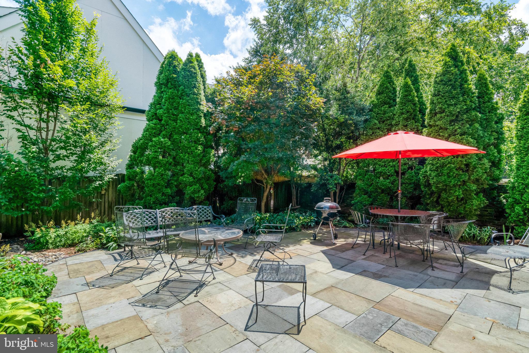 LYON VILLAGE - Residential Lease