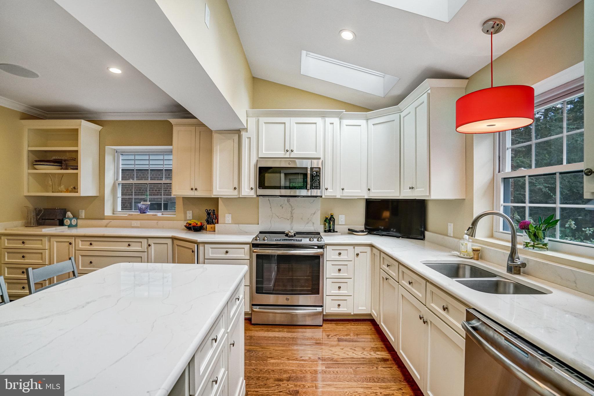 LYON VILLAGE - Residential Lease