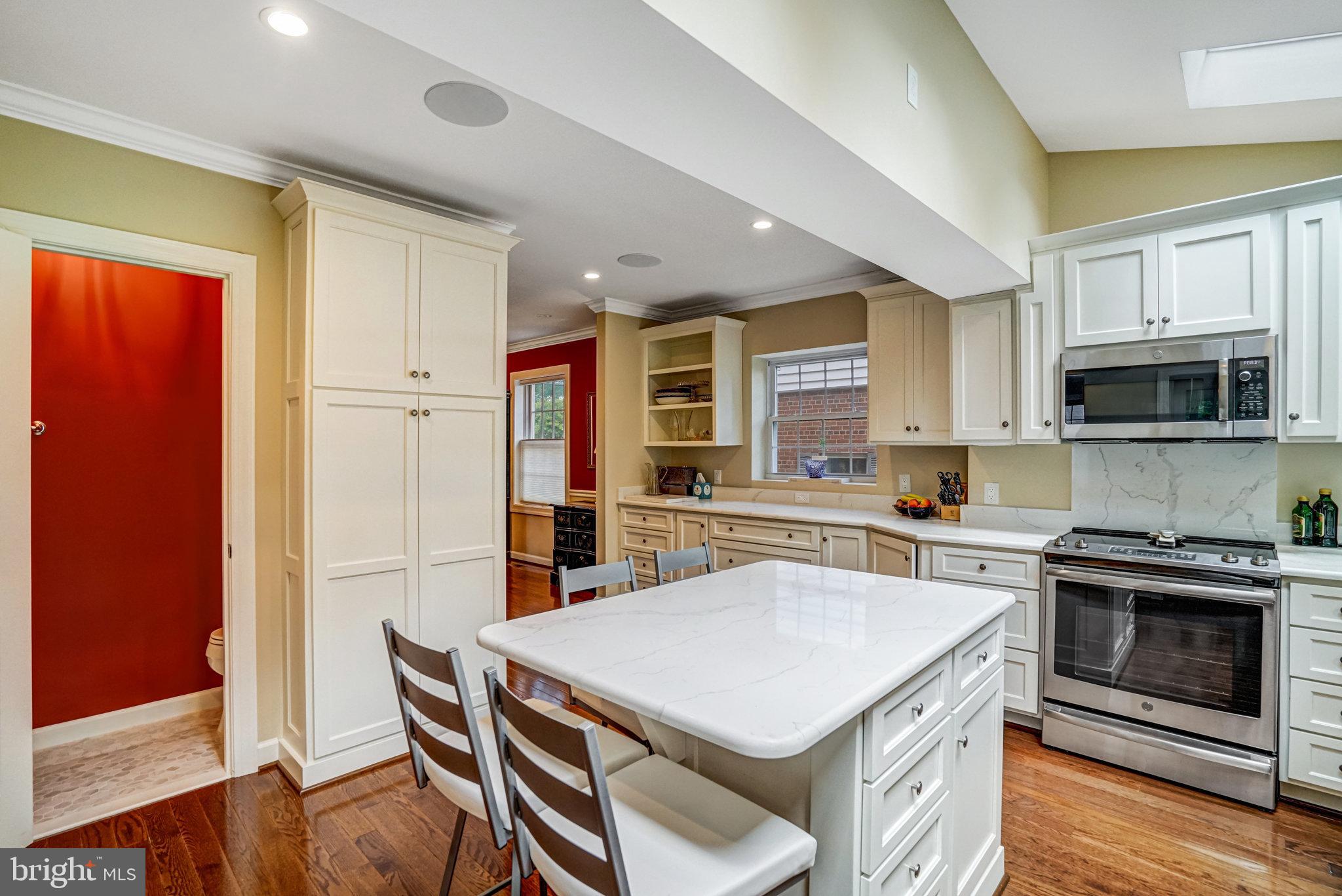 LYON VILLAGE - Residential Lease