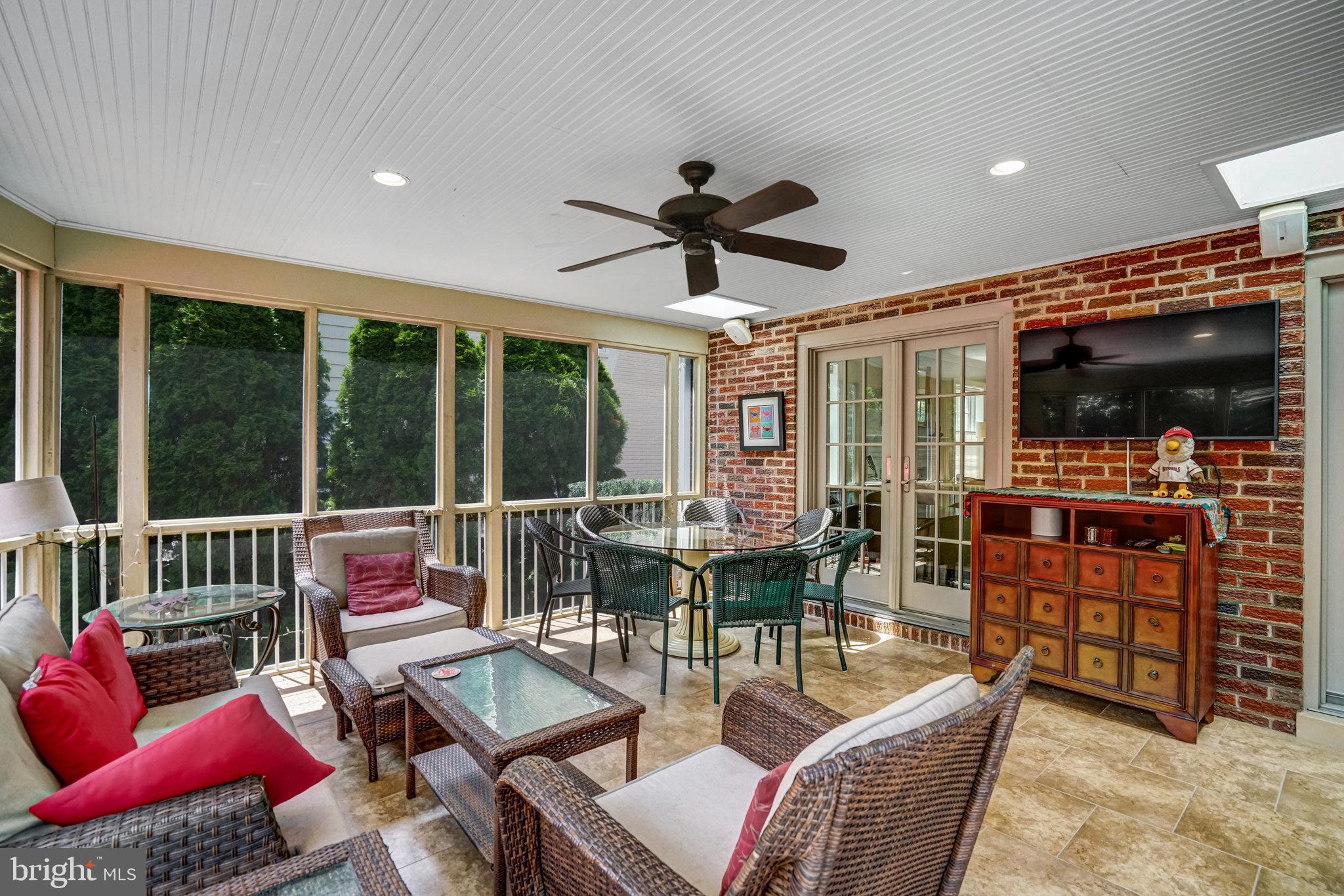 LYON VILLAGE - Residential Lease