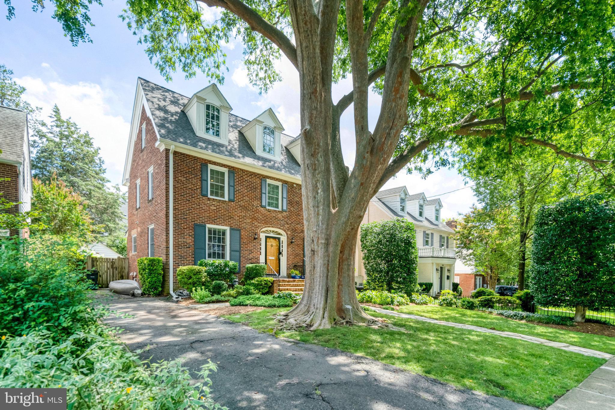 LYON VILLAGE - Residential Lease