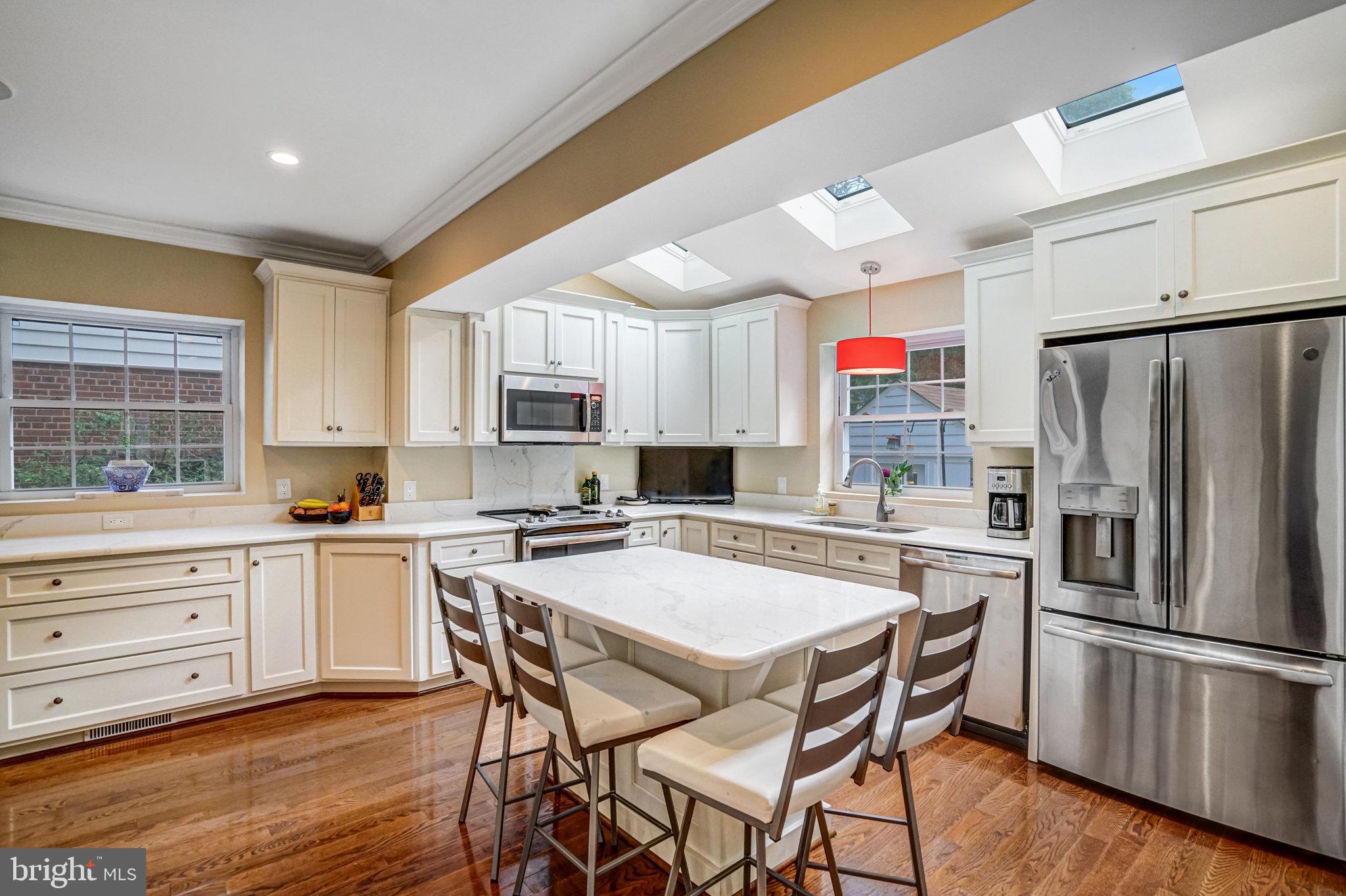 LYON VILLAGE - Residential Lease