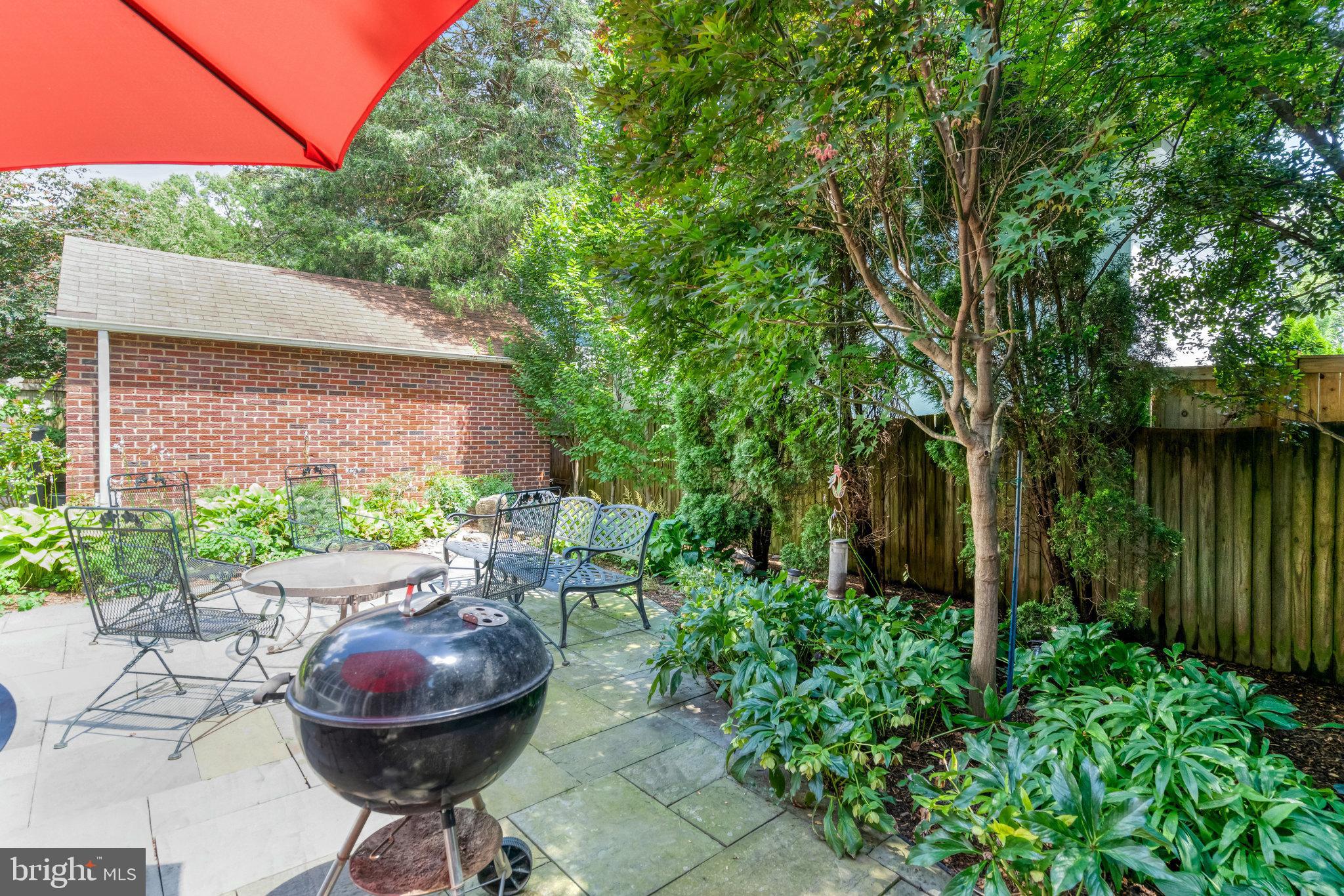 LYON VILLAGE - Residential Lease