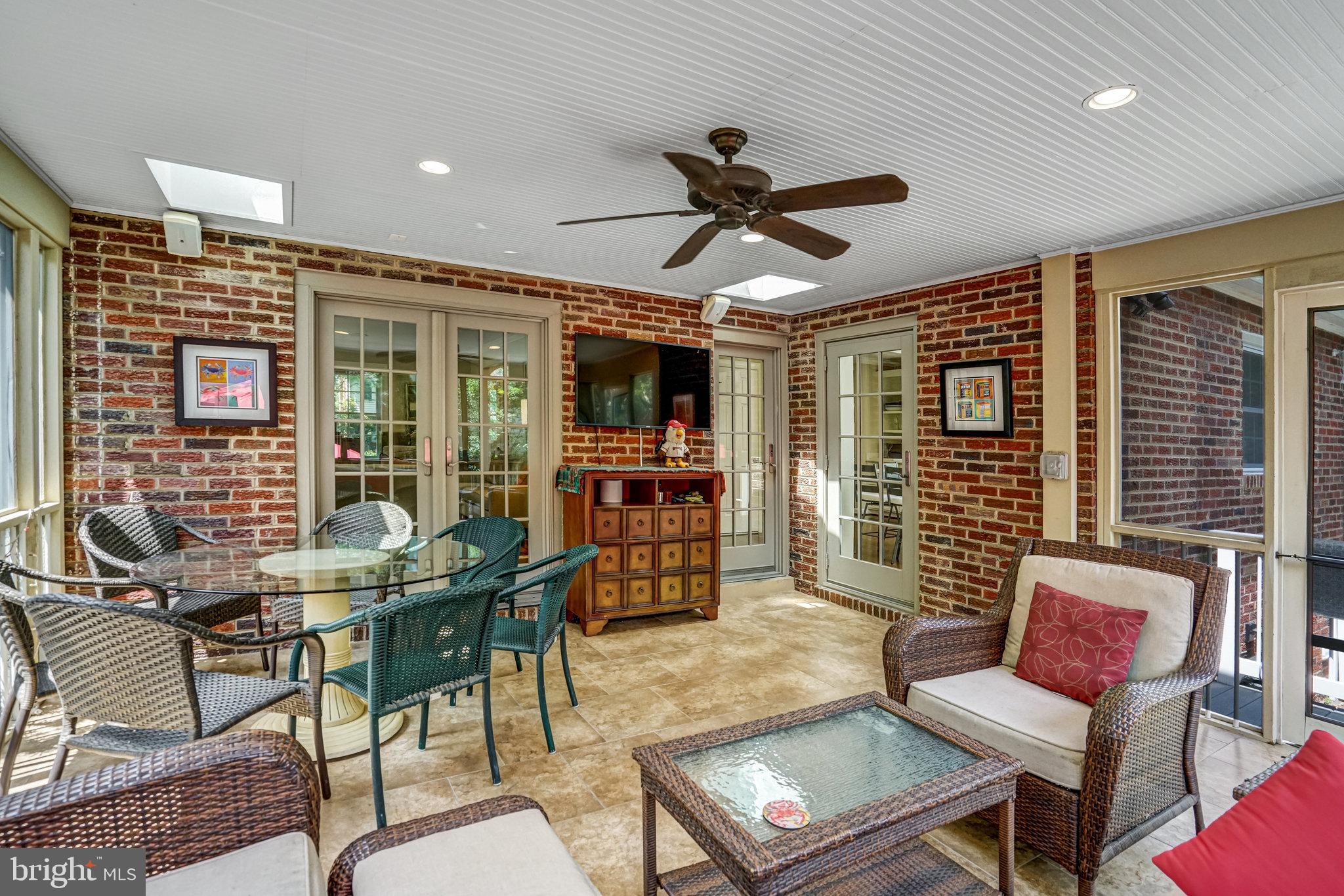 LYON VILLAGE - Residential Lease