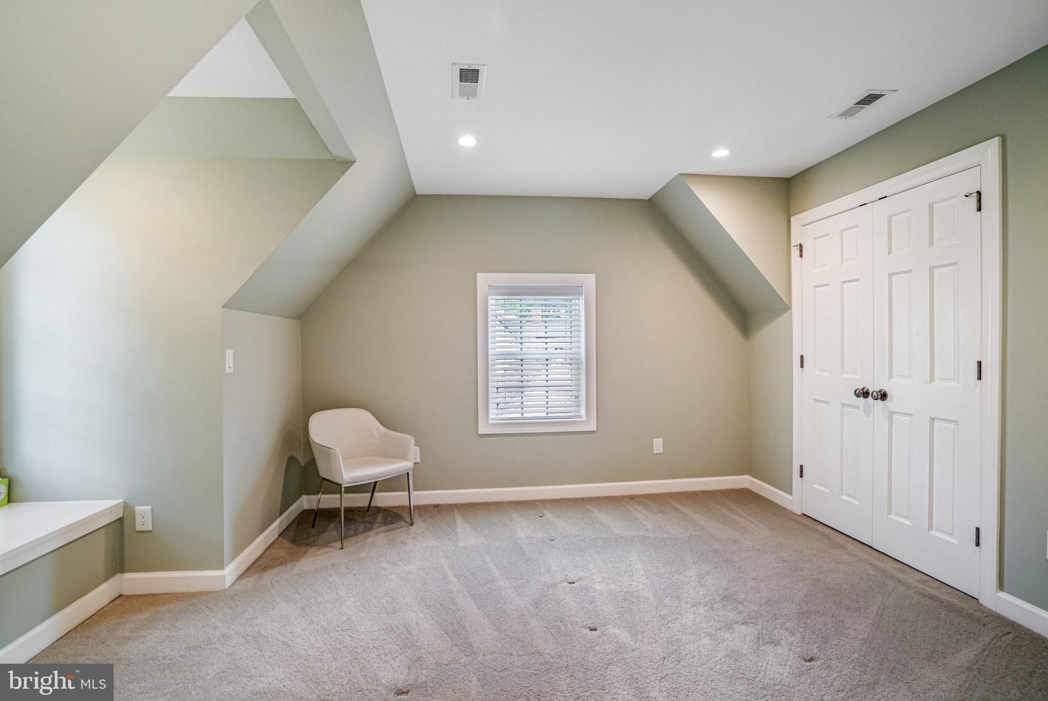 LYON VILLAGE - Residential Lease