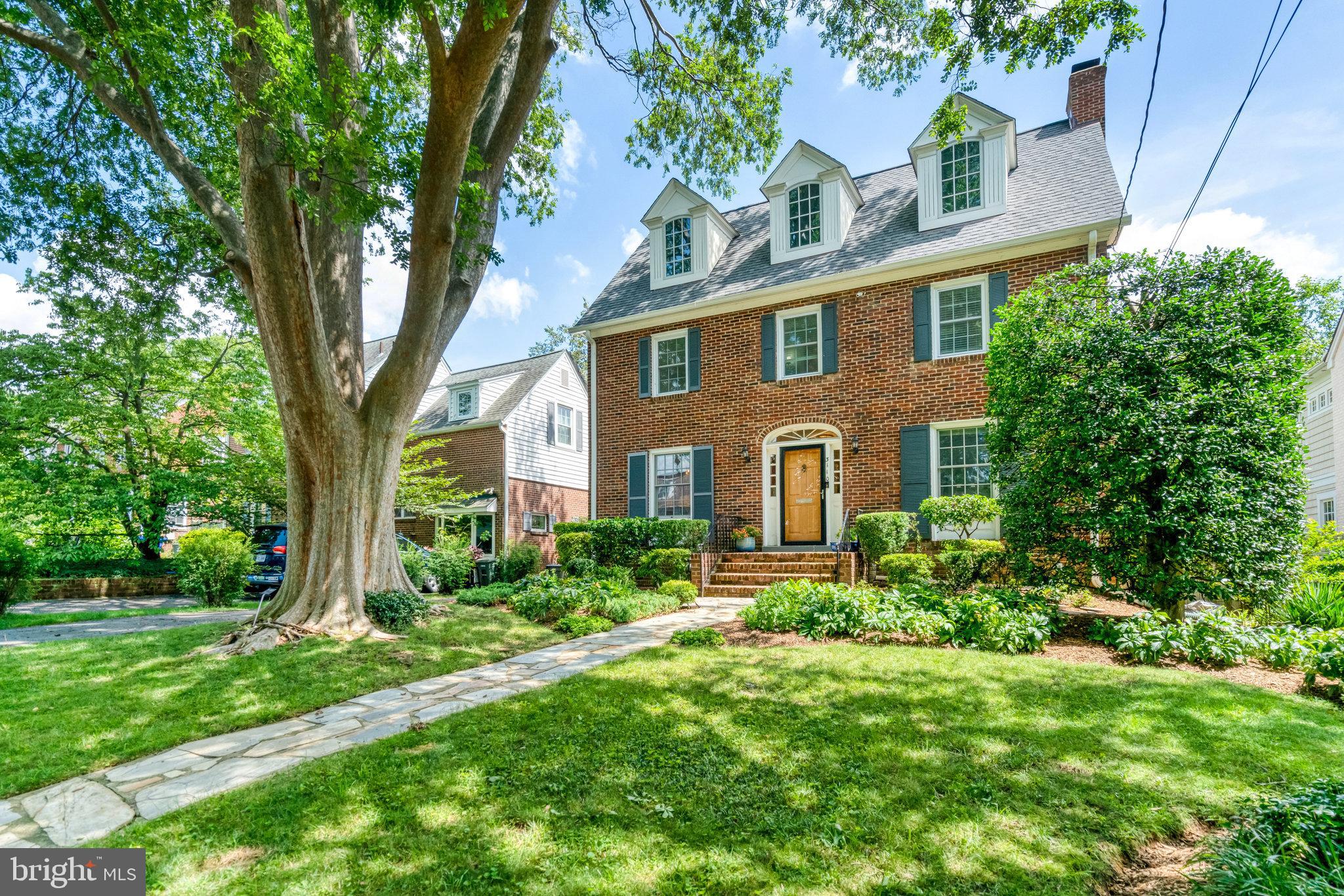 LYON VILLAGE - Residential Lease