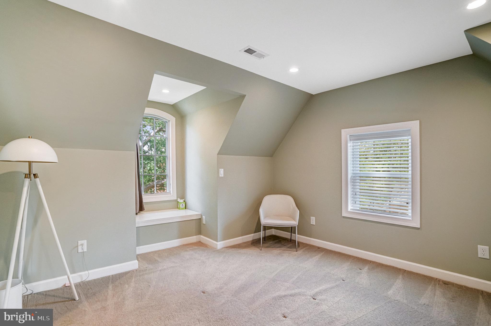 LYON VILLAGE - Residential Lease