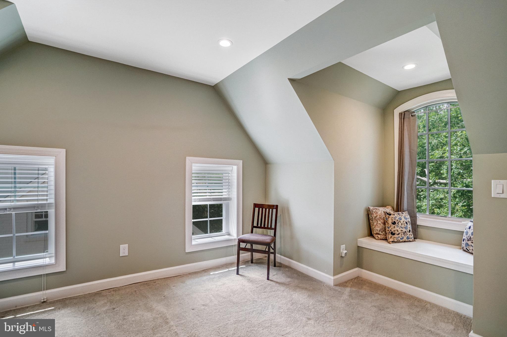 LYON VILLAGE - Residential Lease