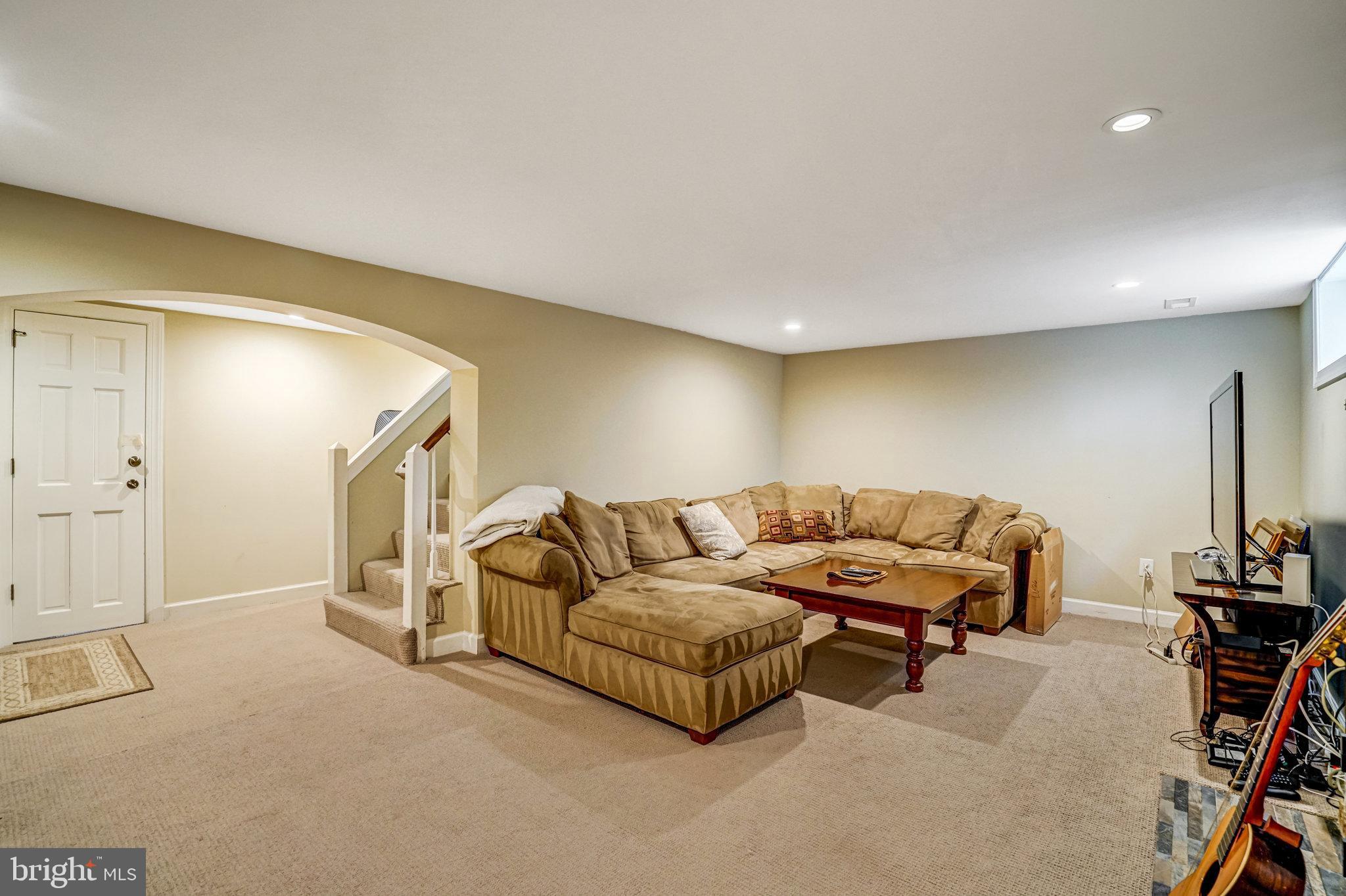 LYON VILLAGE - Residential Lease