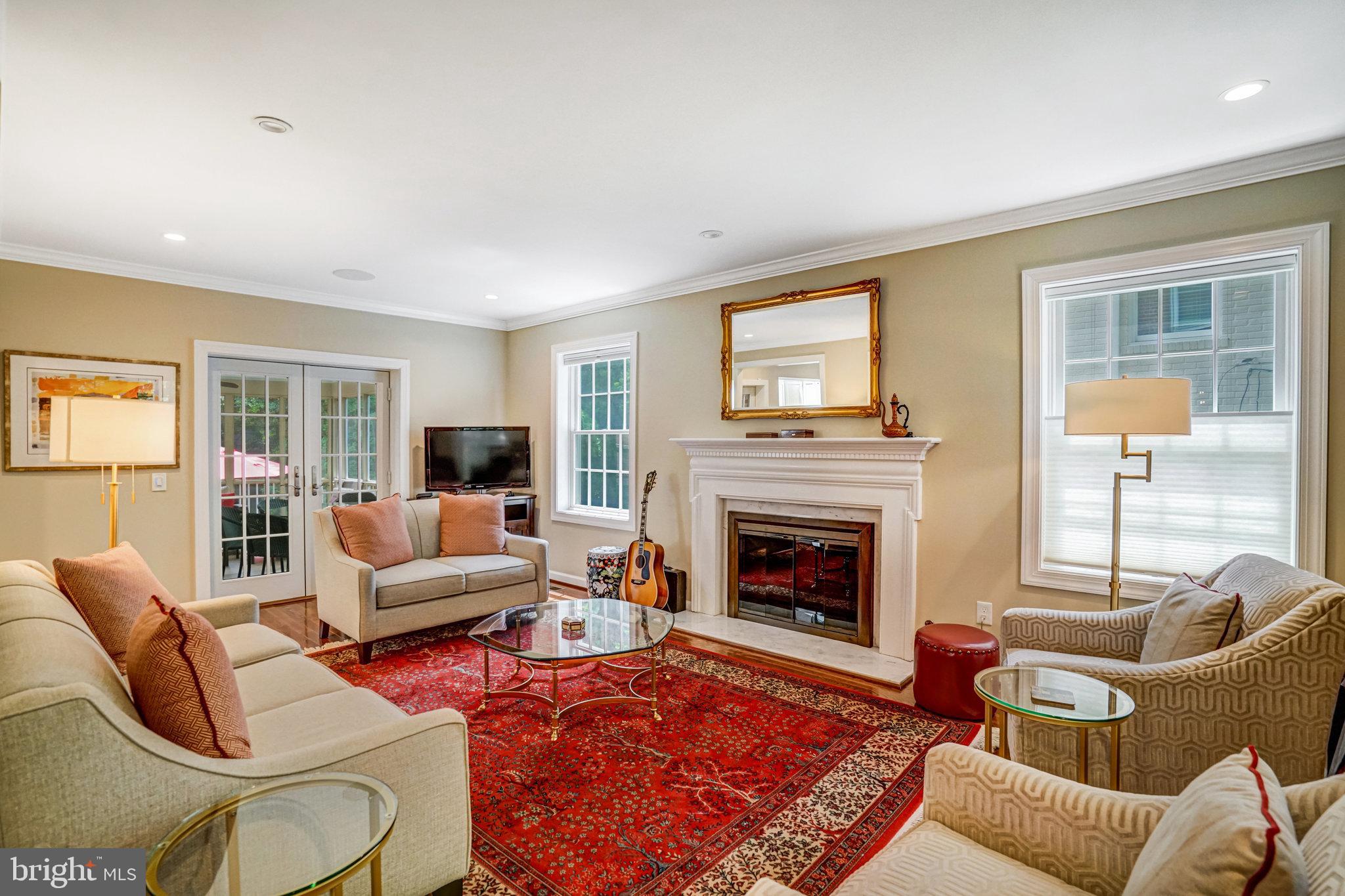 LYON VILLAGE - Residential Lease