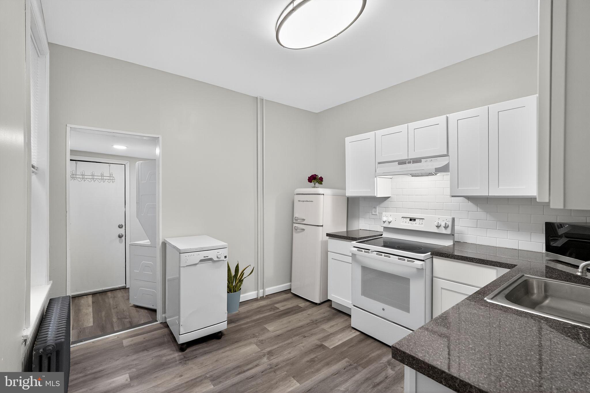 GERMANTOWN (EAST) - Residential