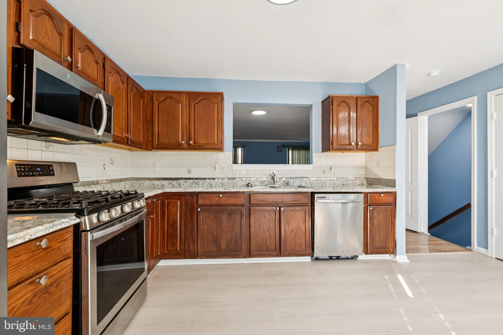 RIVER OAKS - Residential Lease