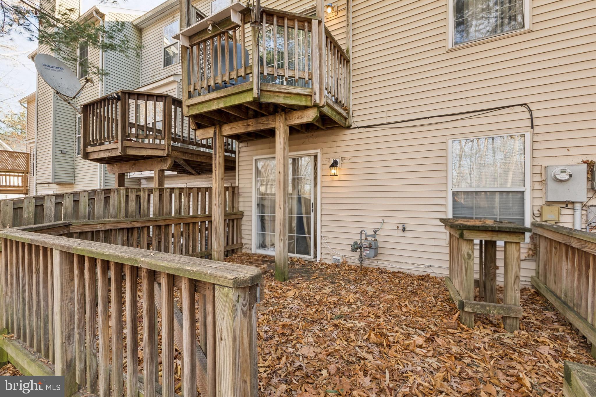 RIVER OAKS - Residential Lease